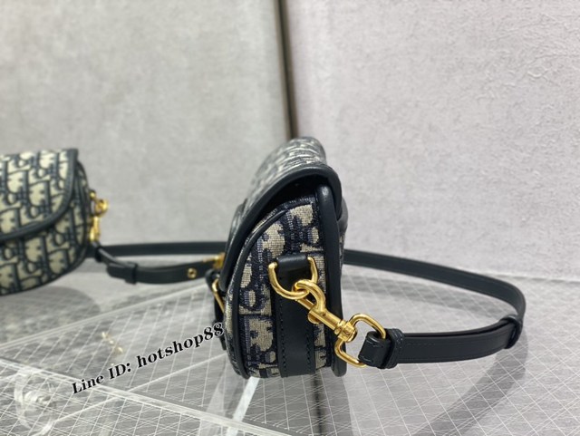 Dior專櫃2022新款老花小牛皮女包 迪奧Bobby系列最新腋下包 fkd1520